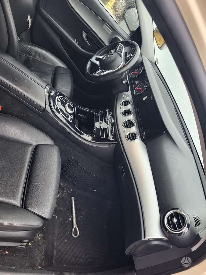 Mercedes-Benz E klasė dalimis
