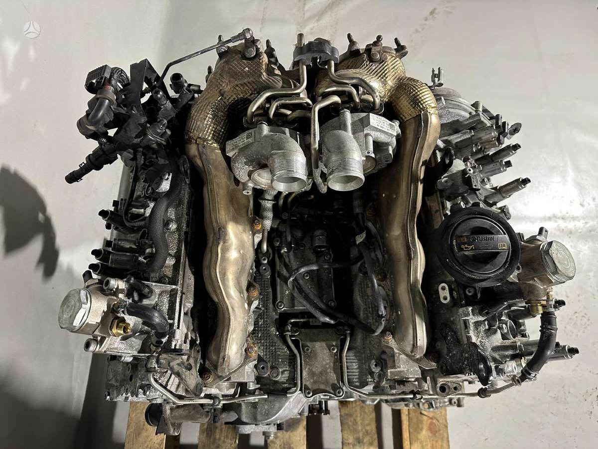 Audi A8, CEU, variklio detalės