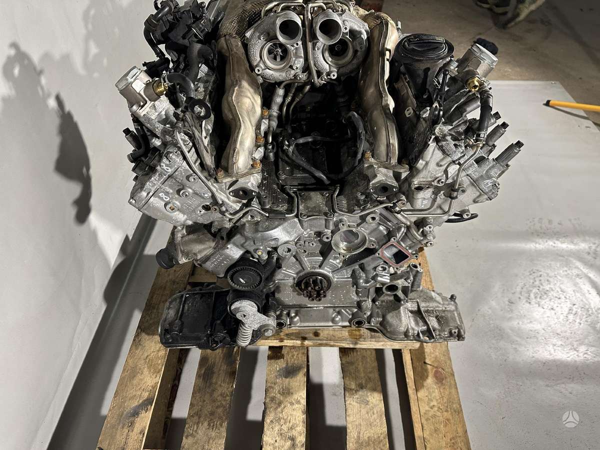 Audi A8, CEU, engine parts