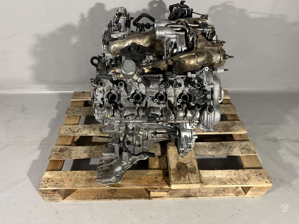 Audi A8, CEU, variklio detalės