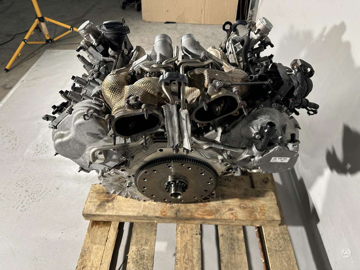 Audi A8, CEU, engine parts