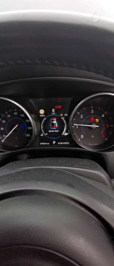 Jaguar XE dalimis