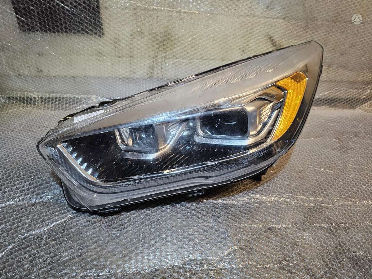 Ford Escape žibintai