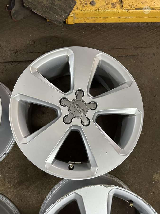 Audi, light alloy, R17