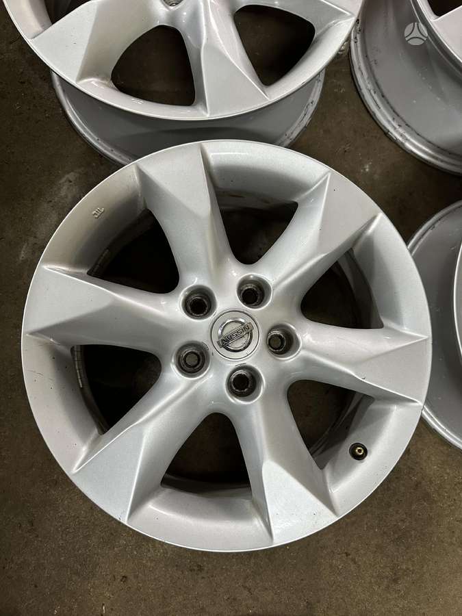 Nissan, lengvojo lydinio, R17