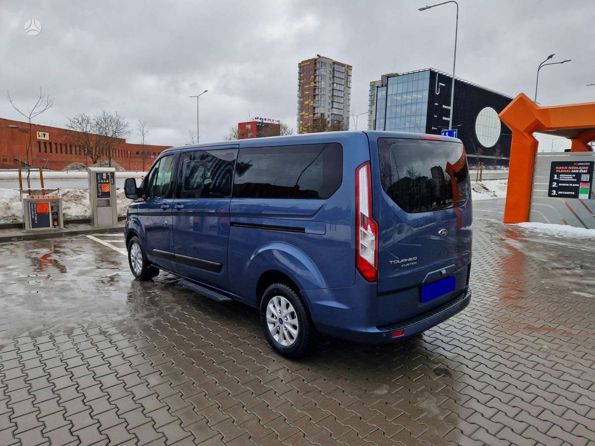 Ford Tourneo Custom, passenger minibus