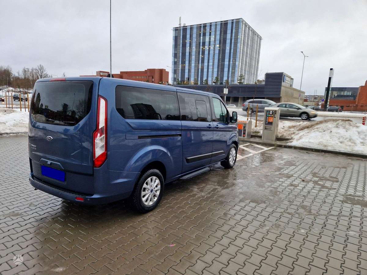 Ford Tourneo Custom, passenger minibus