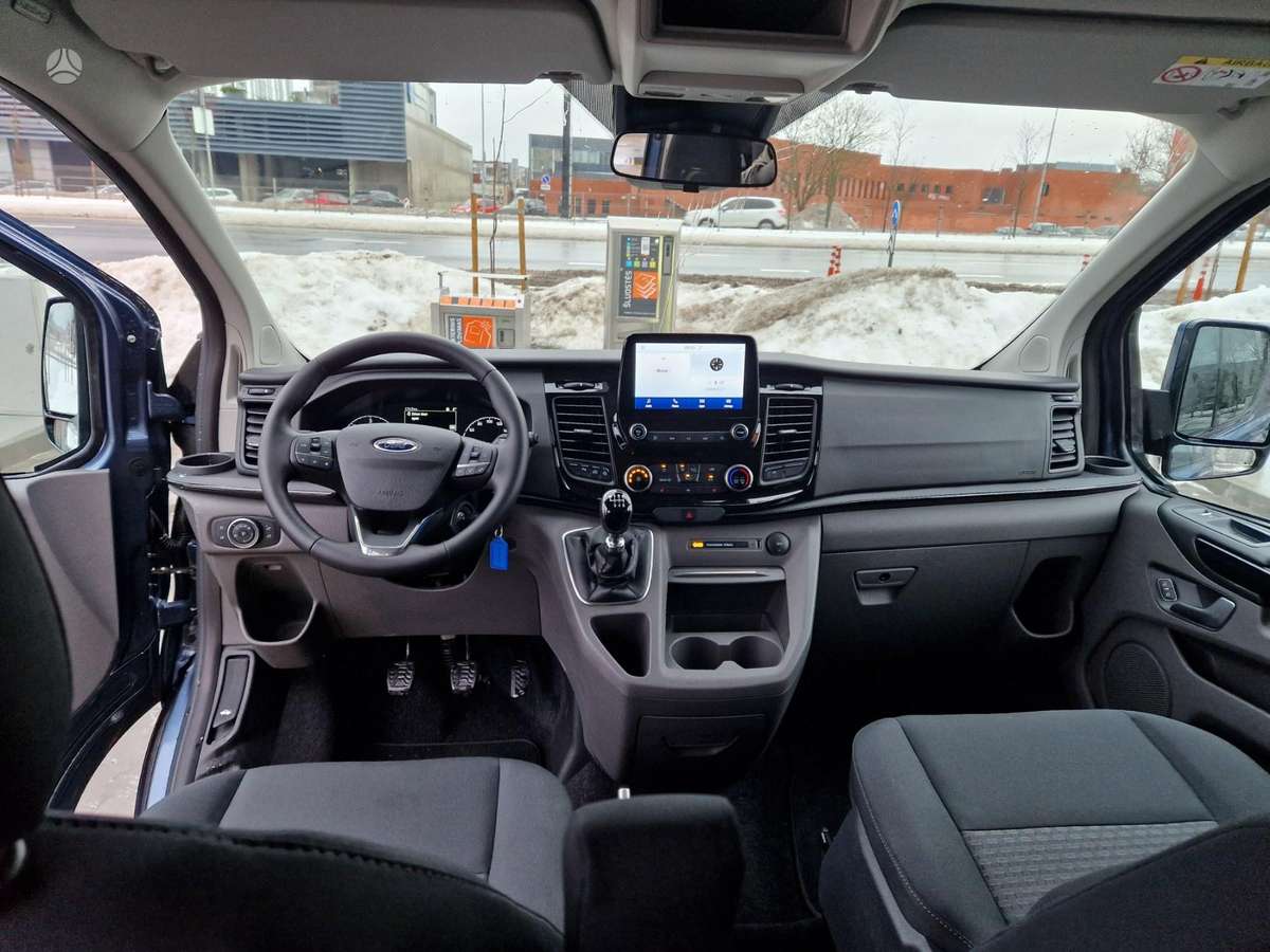 Ford Tourneo Custom, passenger minibus