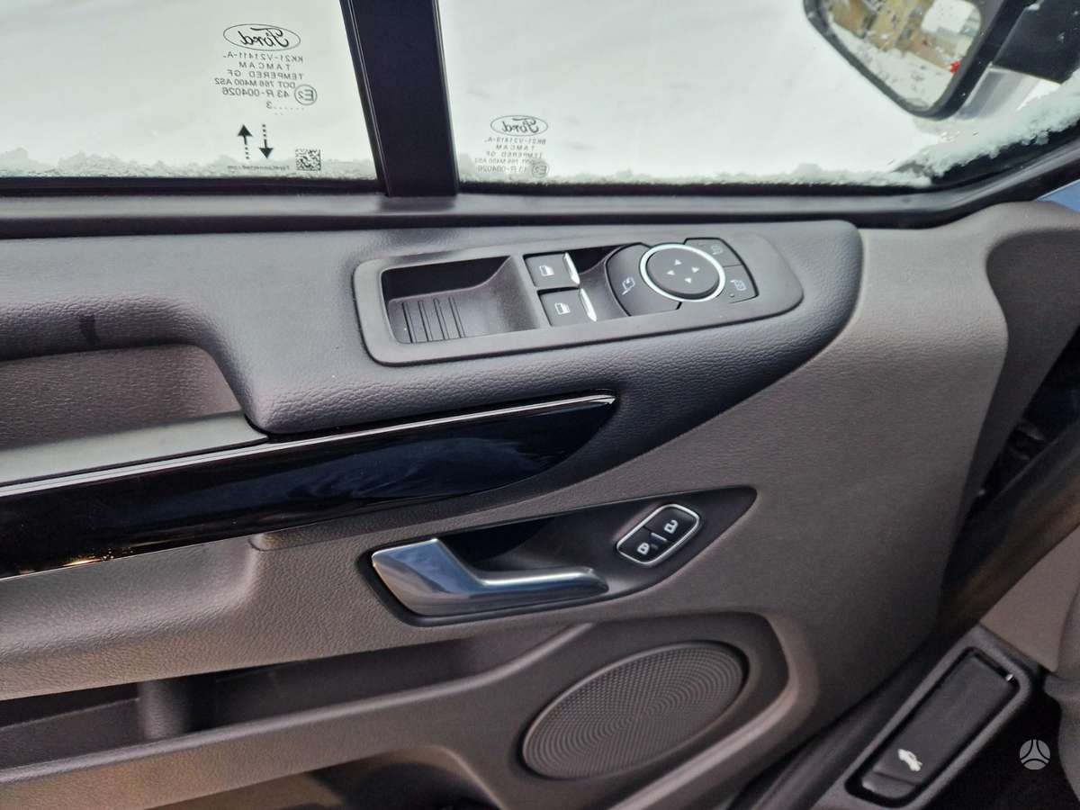 Ford Tourneo Custom, passenger minibus