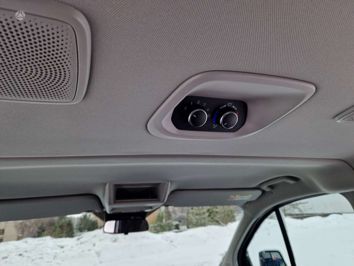 Ford Tourneo Custom, passenger minibus