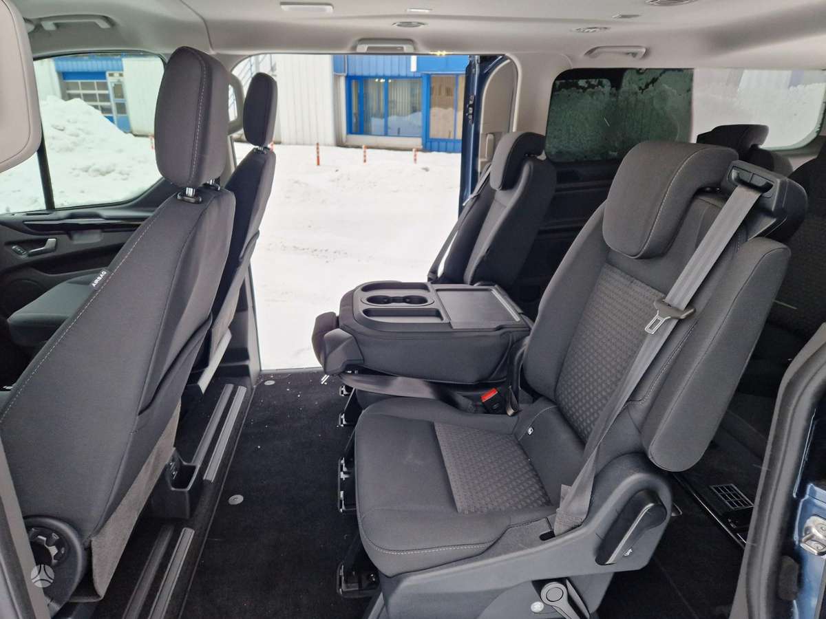 Ford Tourneo Custom, passenger minibus