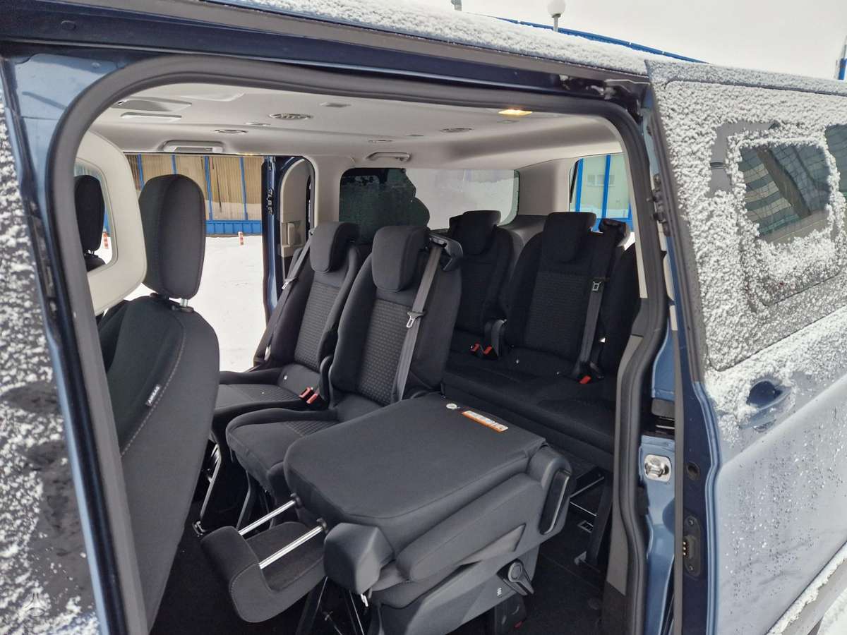 Ford Tourneo Custom, passenger minibus