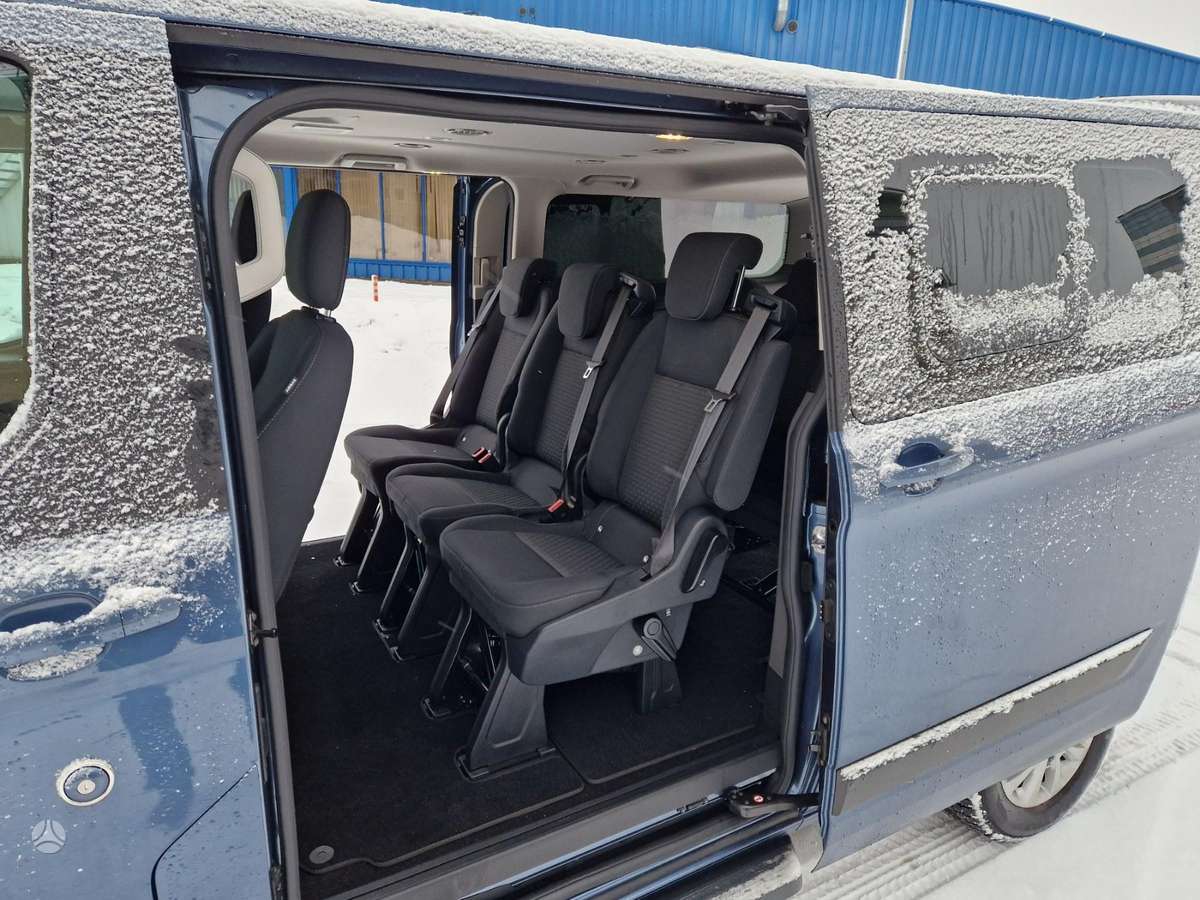 Ford Tourneo Custom, passenger minibus