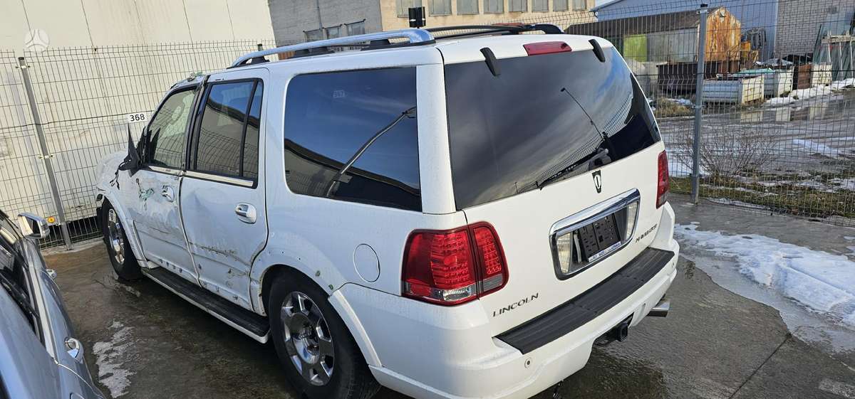 Lincoln Navigator dalimis
