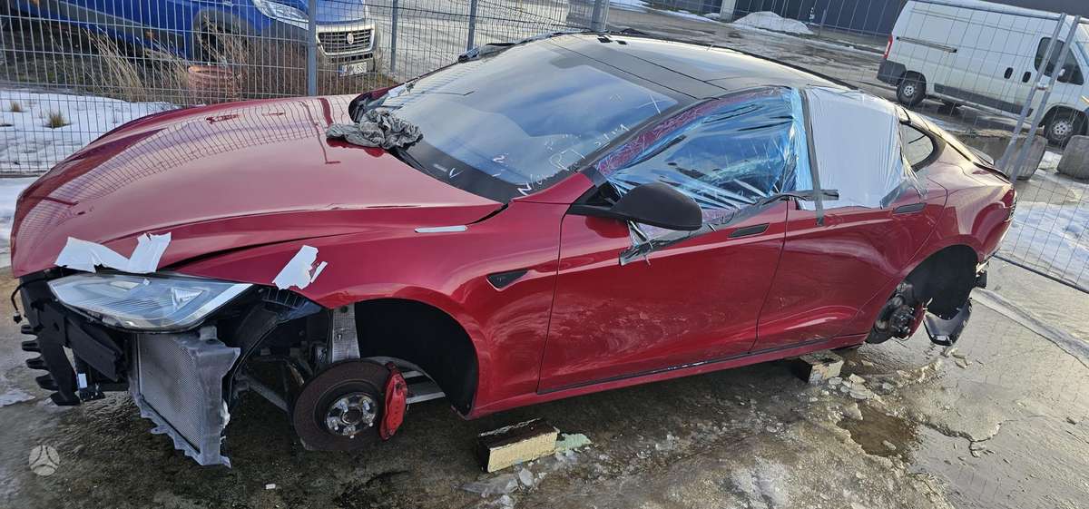 Tesla Model S for parts. Perfomance