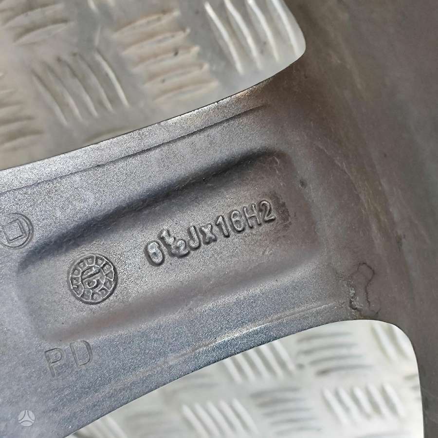 Toyota PLUS W4, light alloy, R16
