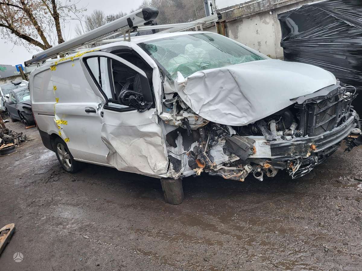 Mercedes-Benz Vito dalimis