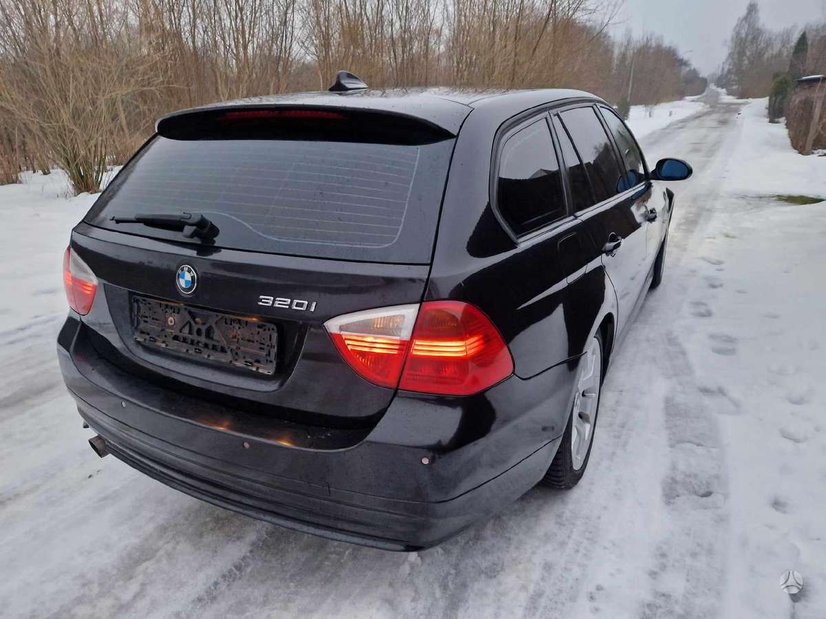 BMW 320 Dalimis