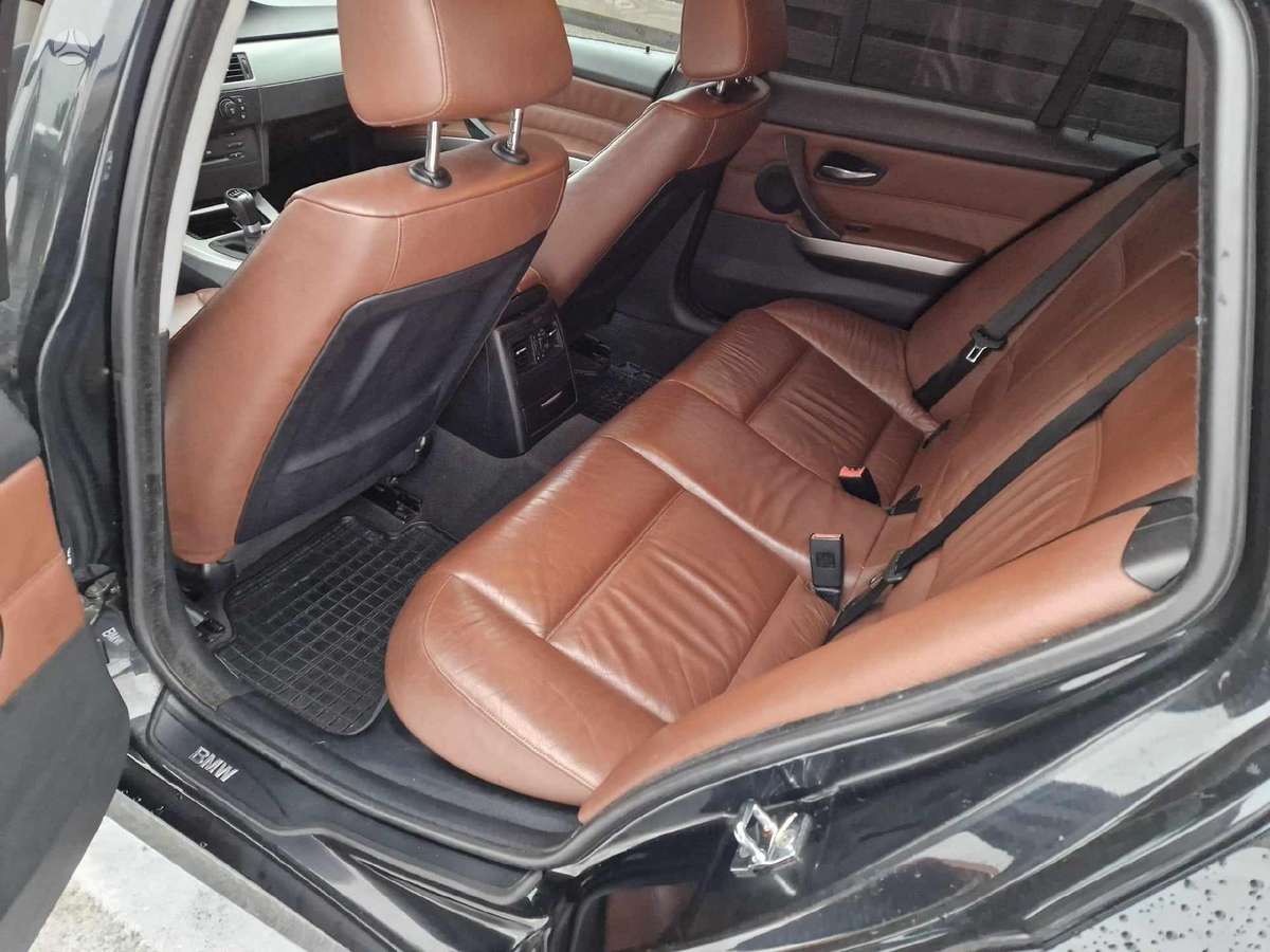 BMW 320 Dalimis