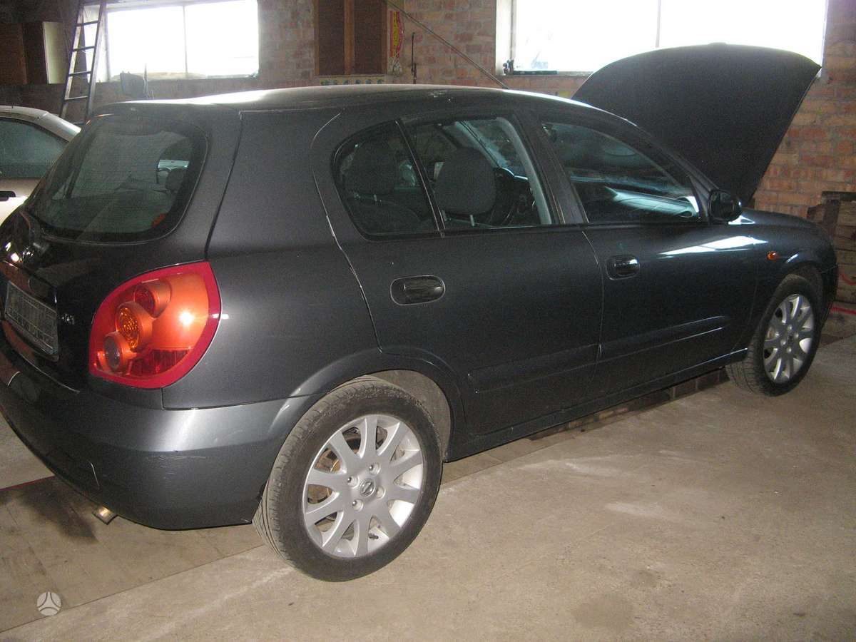 Nissan Almera