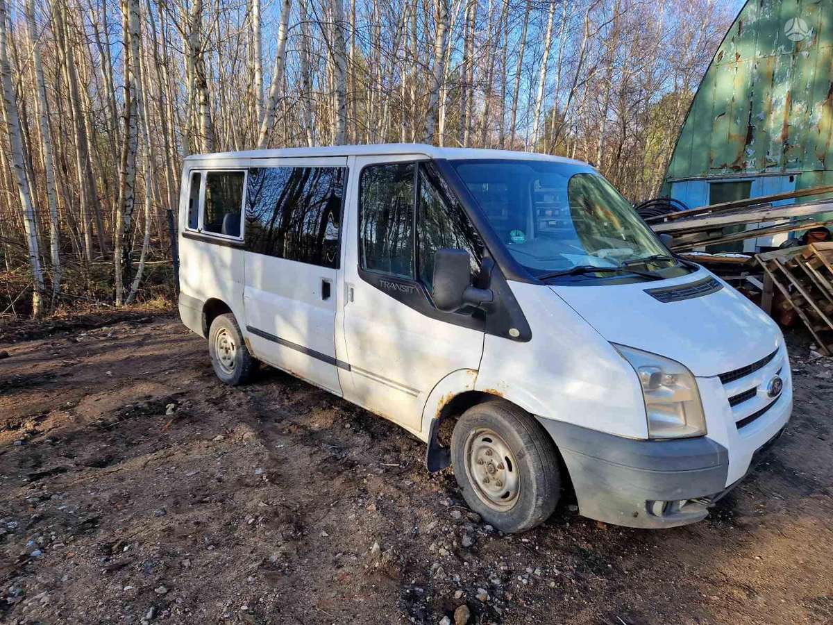 Ford Transit, passenger vans
