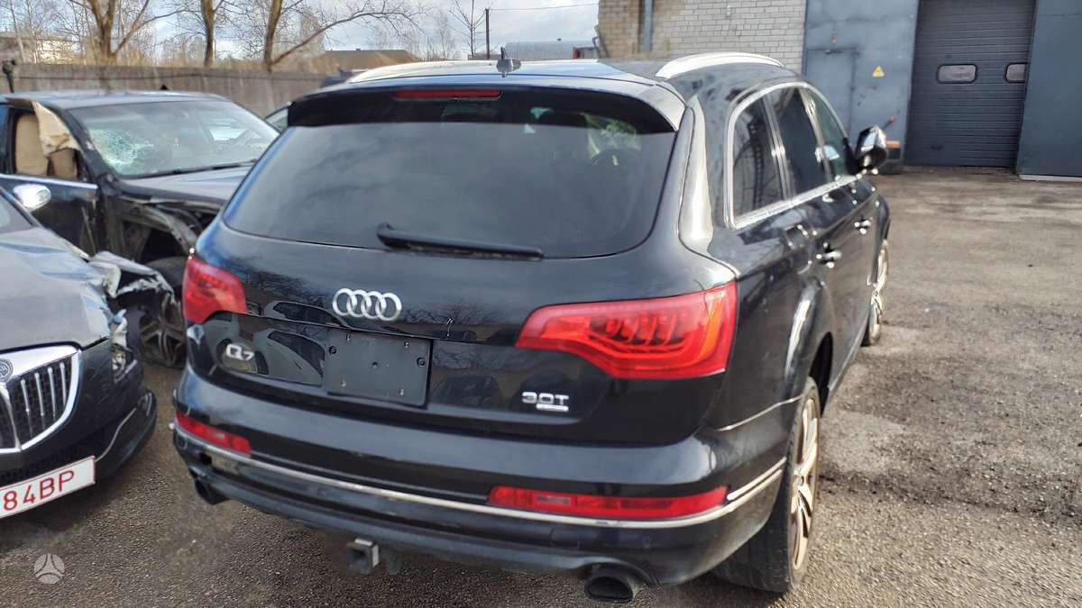 Audi Q7 по частям. Variklio kodas ctw