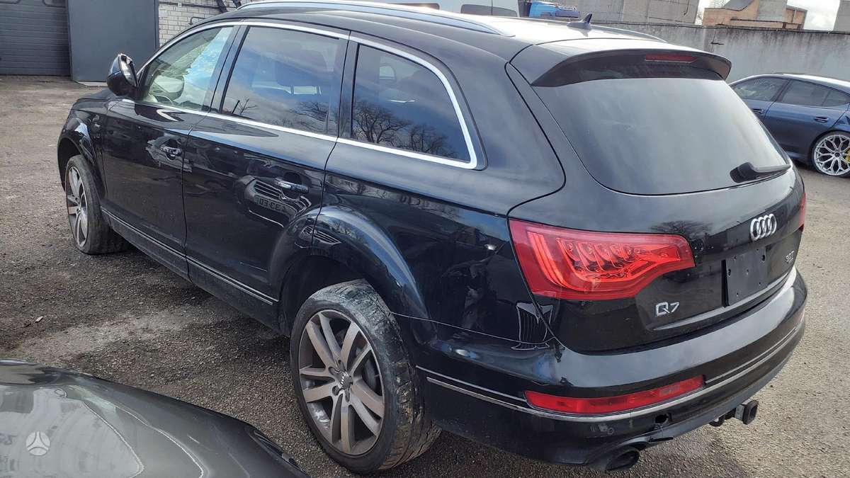 Audi Q7 dalimis. Variklio kodas ctw