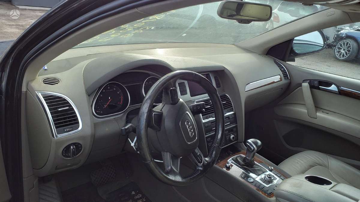 Audi Q7 dalimis. Variklio kodas ctw