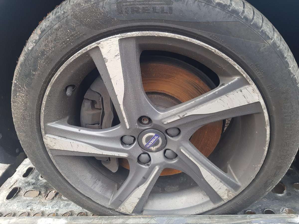 Volvo V40 Visos volvo dalys
