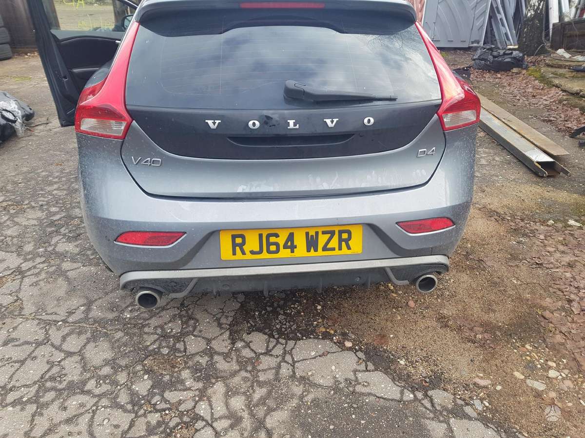 Volvo V40 Visos volvo dalys