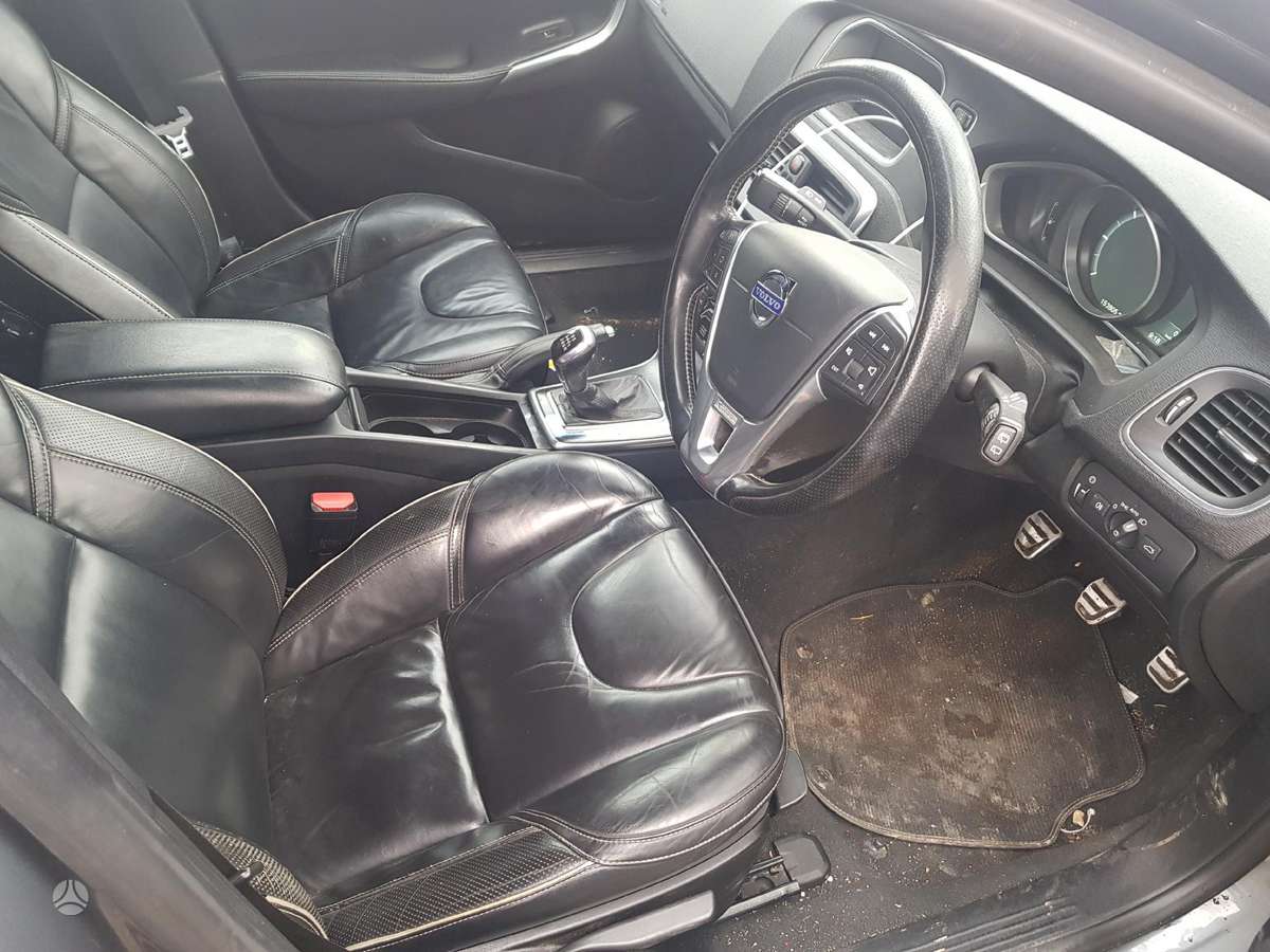 Volvo V40 Visos volvo dalys
