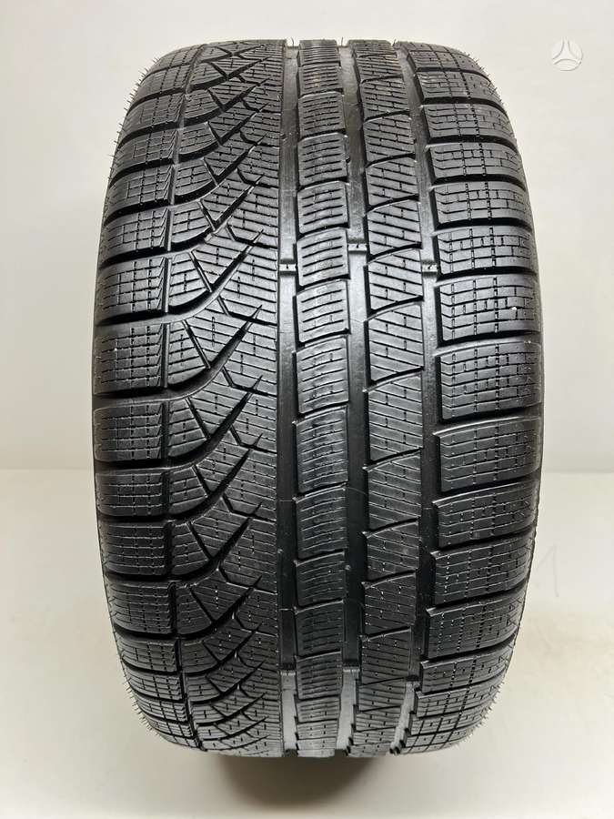 Pirelli P-Zero Winter RFT 2021m, žieminės 275/35 R19 | A25088720
