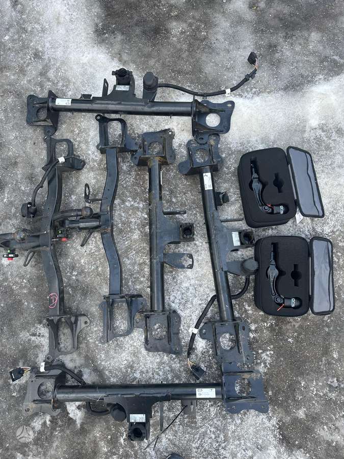 Tesla Model Y rezerves daļās