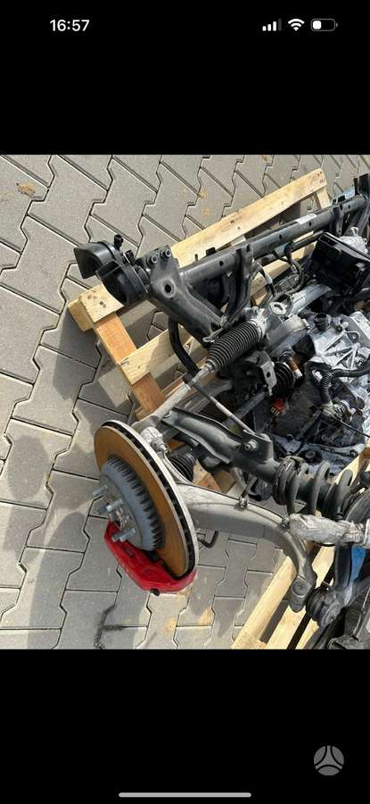 Tesla Model Y dalimis