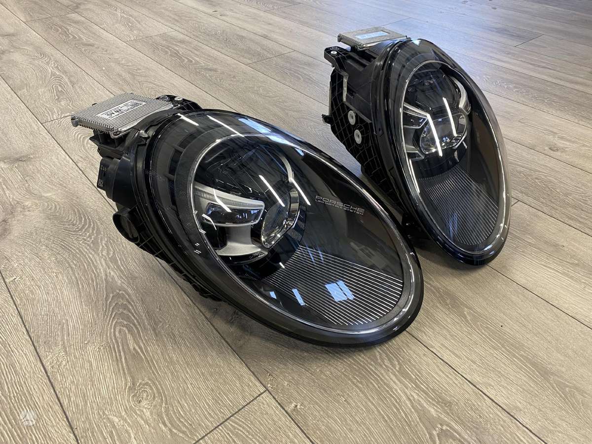 Porsche 911 lights