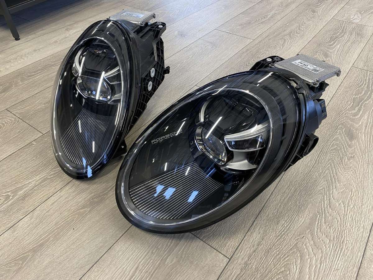 Porsche 911 lights
