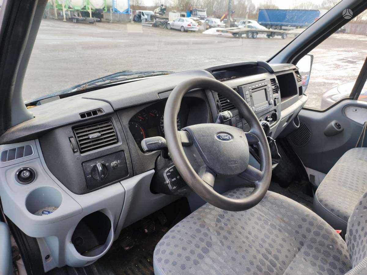Ford Transit, preču