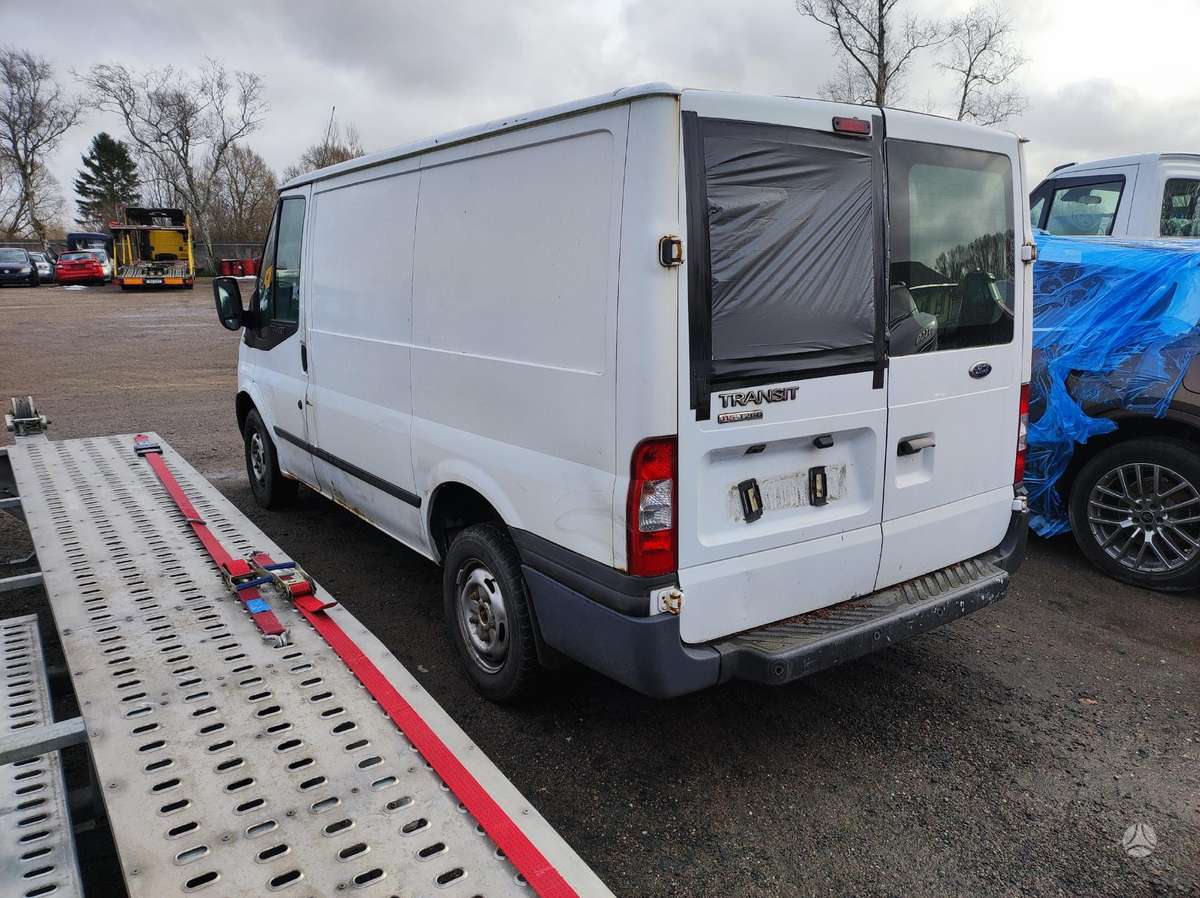 Ford Transit, preču