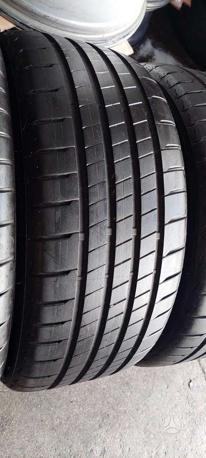 Bridgestone, vasaras 225/40 R18