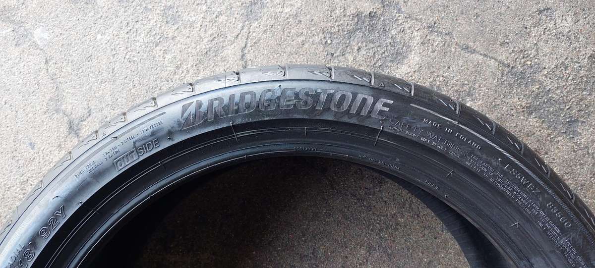 Bridgestone, vasaras 225/40 R18