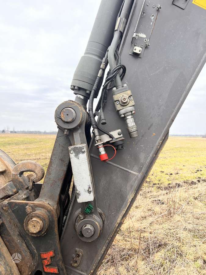 Volvo EC220DL, экскаваторы