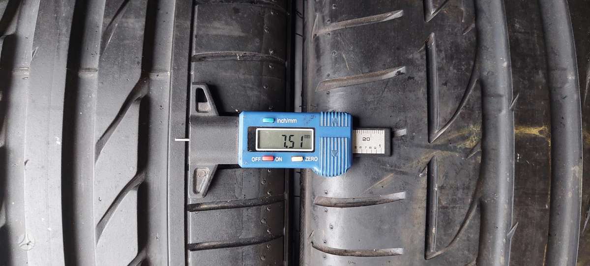 Bridgestone, vasaras 245/35 R18