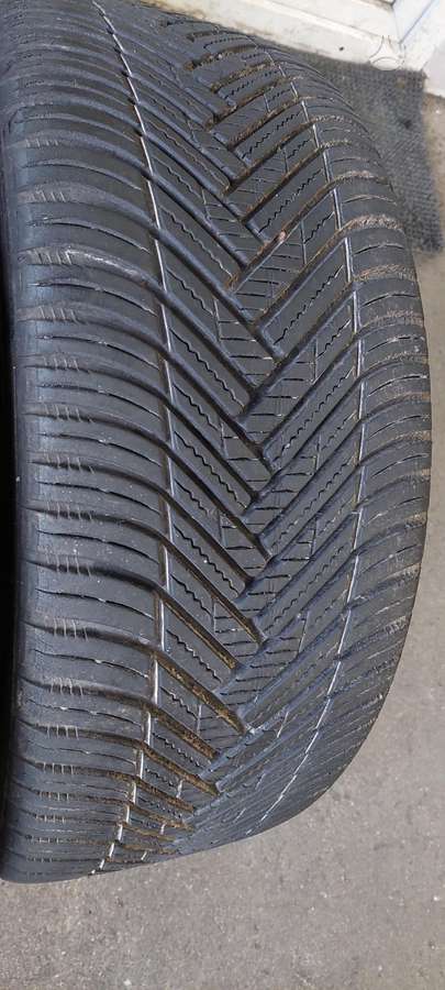 Hankook, всесезонные 235/40 R19
