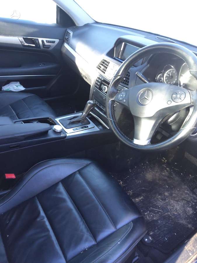 Mercedes-Benz E220 dalimis