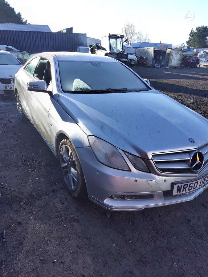 Mercedes-Benz E220 по частям