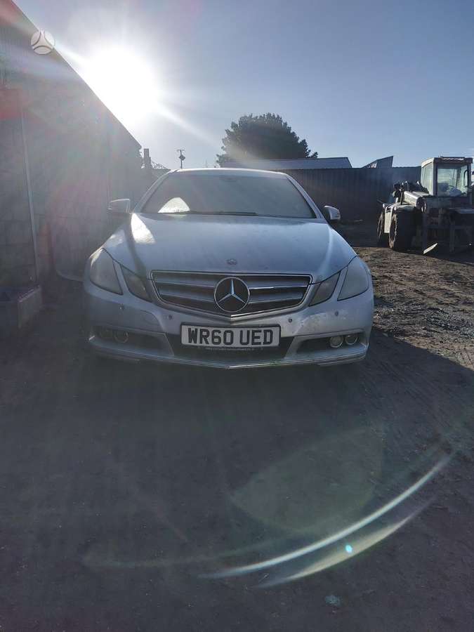 Mercedes-Benz E220 по частям