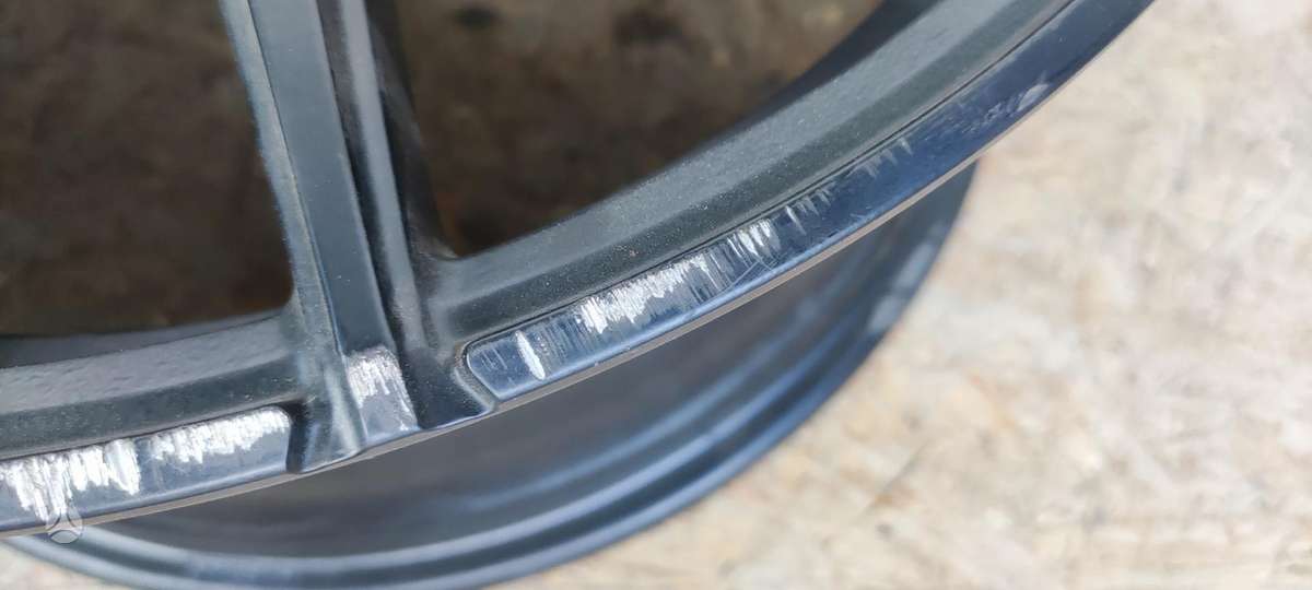 BMW 2 serija Cen12322