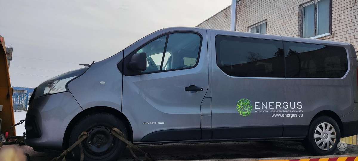 Renault Trafic, keleiviniai mikroautobusai