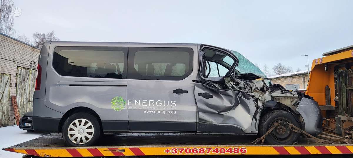 Renault Trafic, keleiviniai mikroautobusai