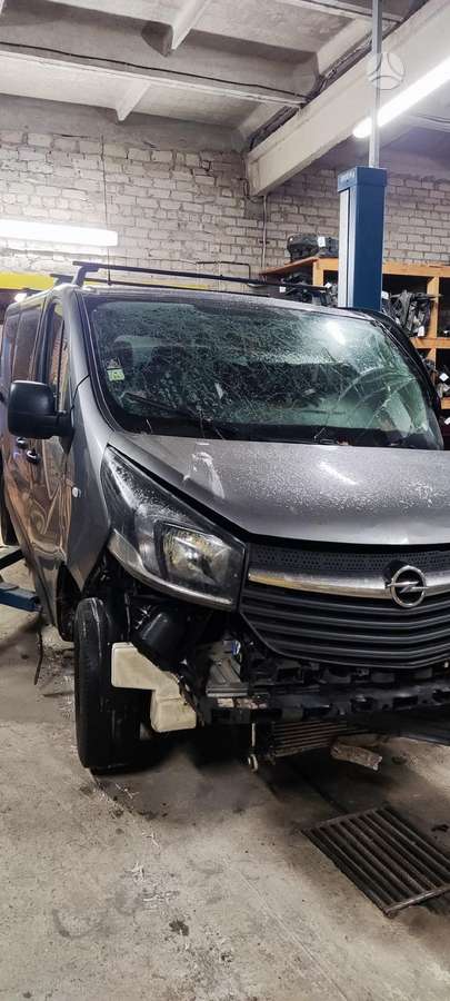 Opel Vivaro, passenger vans